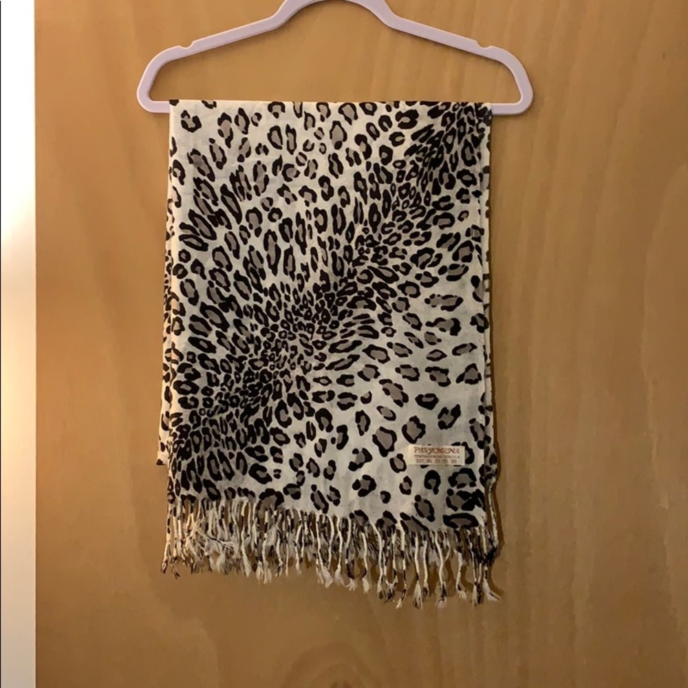 Leopard print Pashmina